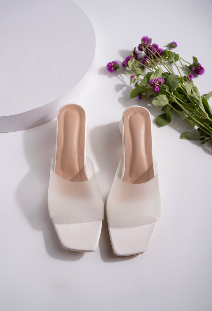 NOBLE - Luxe in Lace