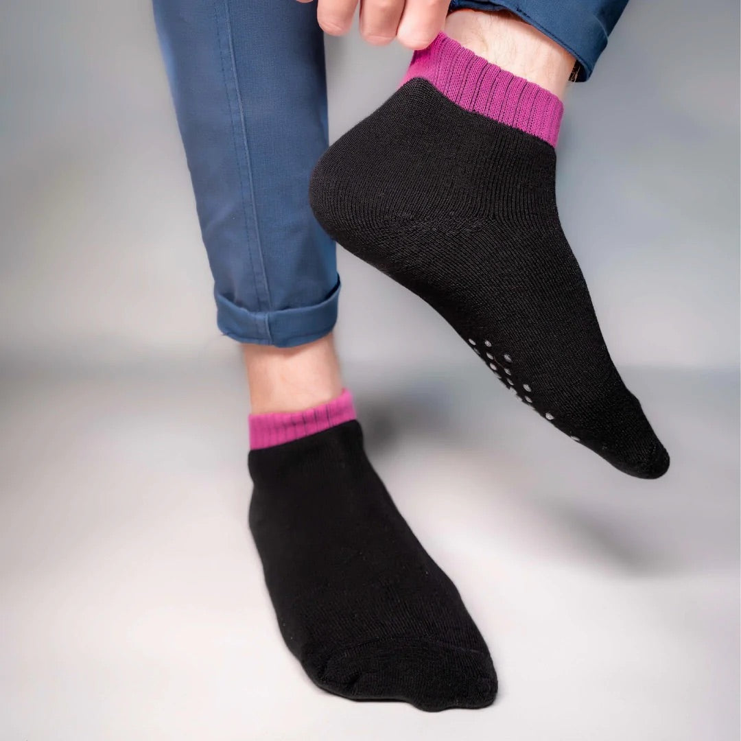 Anti-Slip Black Gripper Socks The Kroave